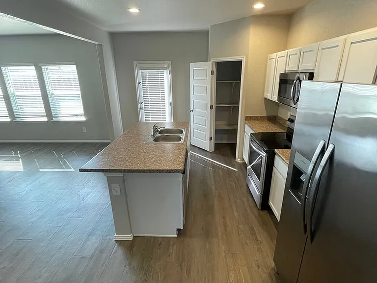 12928 Candace Way — Photo 9