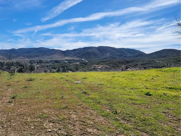 142 Hardtree Dr #142, Lake Hughes, CA 93532