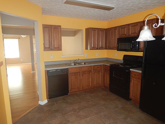 4th image of 8396 Carlington Ln