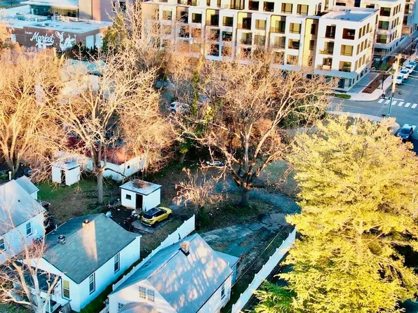 400 10 1/2 St NW, Charlottesville, VA 22903