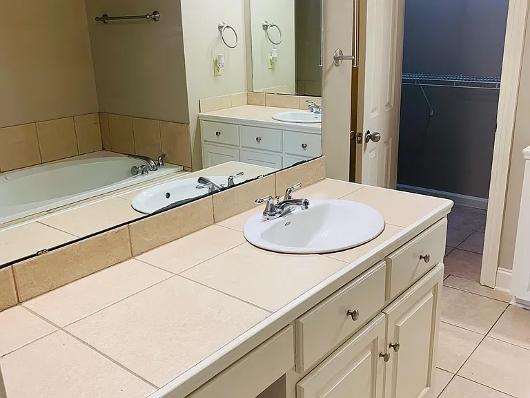 683 Fall Creek Dr — Photo 18