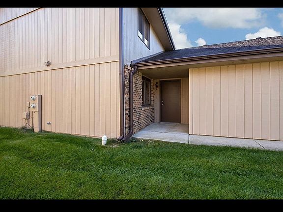 2nd image of 789 Tulip Ln