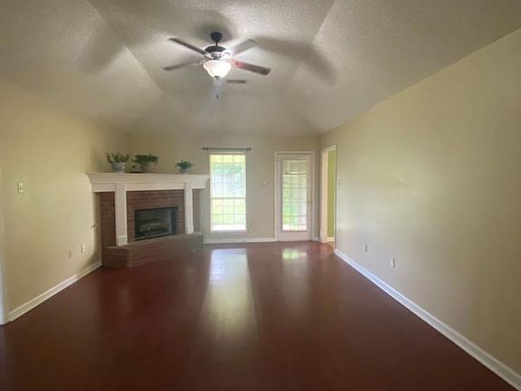 2nd image of 1335 Greencliff Dr