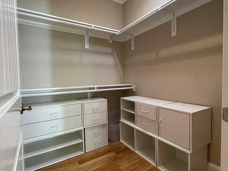 383 Hobart Ave — Photo 16