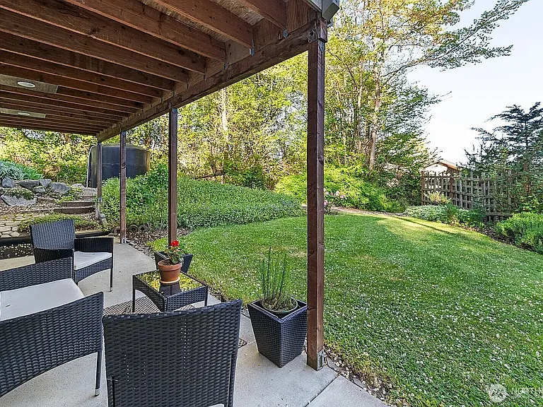 33 N Bay Ln — Photo 28