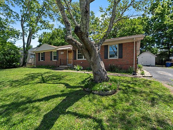 2nd image of 1438 Clayton Ct