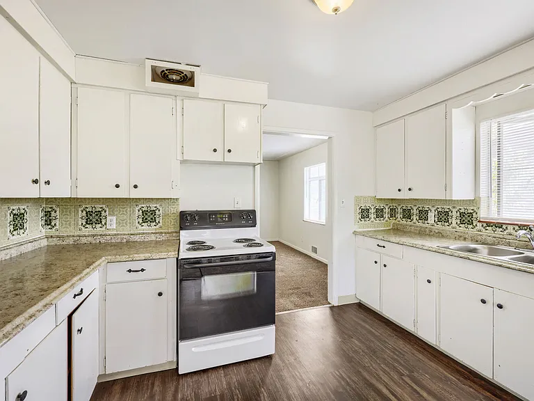 212 N Ford St — Photo 7