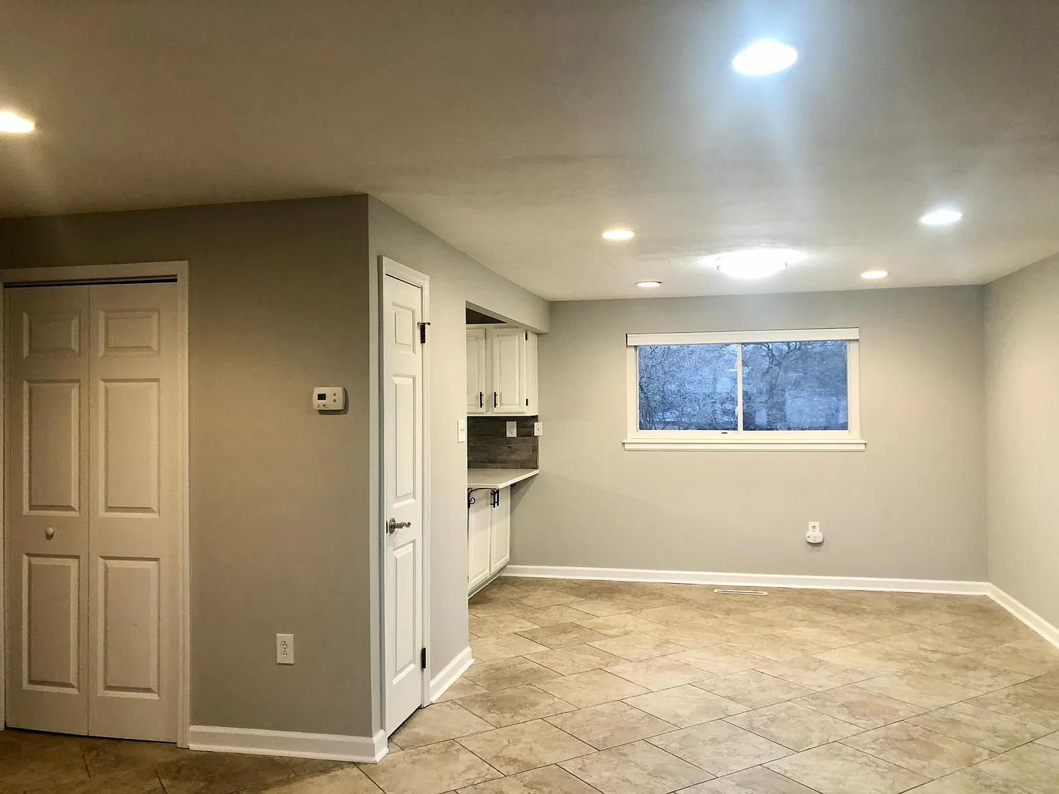 3 bed, 1602 sqft, $2,400 — Photo 2