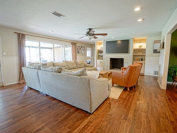 3rd image of 2402 Gulf Ave
