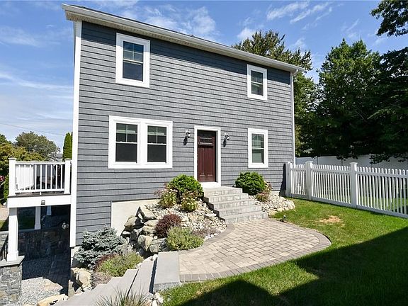 3rd image of 46 Bayberry Rd