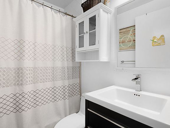 3rd image of 233 E 86th St APT 14C