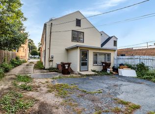 430 W Virginia St #1, Crystal Lake, IL 60014