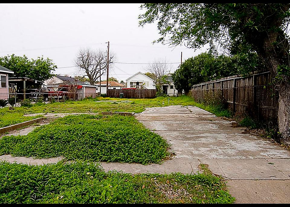 1st image of 4810 Avenue P