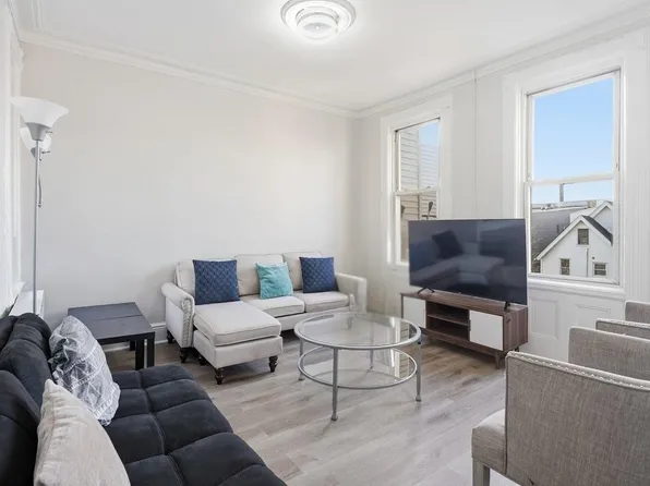 335 47th Street image 1 of 14