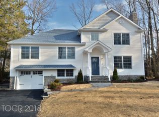 415 Lucille Ct, Ridgewood, NJ 07450