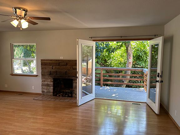 5th image of 324 Pine Ave #A