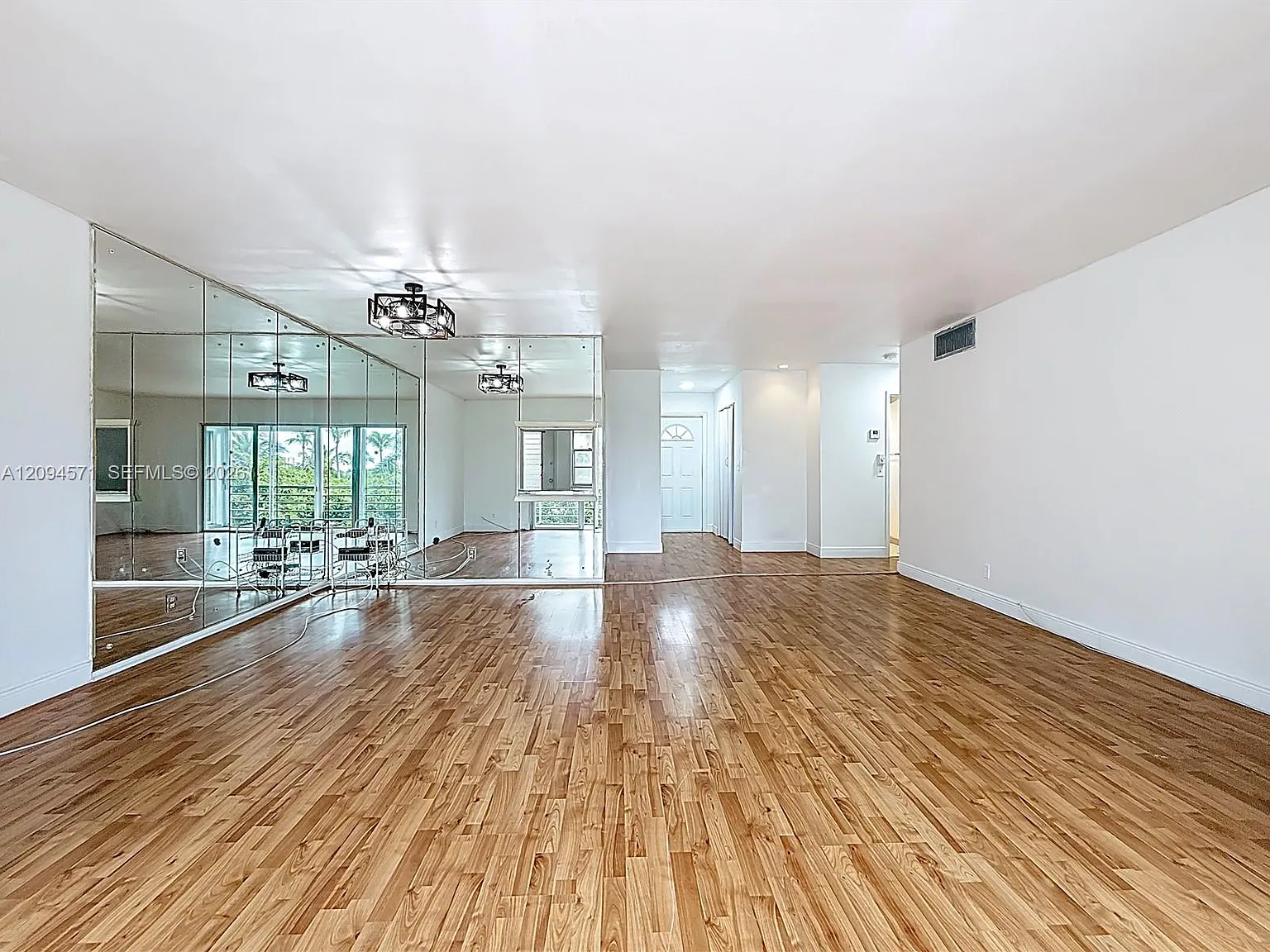 Fairways Royale Condo — Photo 2