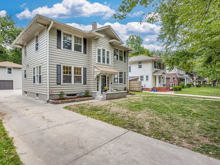 338 N Quentin St — Photo 21