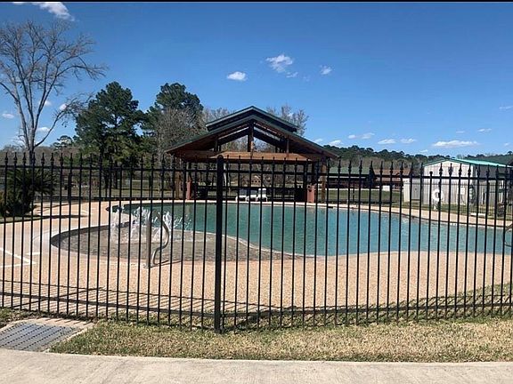 5th image of 43 Lakecrest Ln