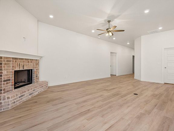 5th image of 2604 Garland Ave