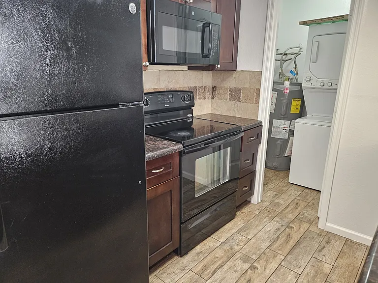 4313 N 19th Ave #102 — Photo 8