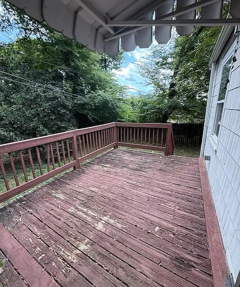 105 Camp St — Photo 10