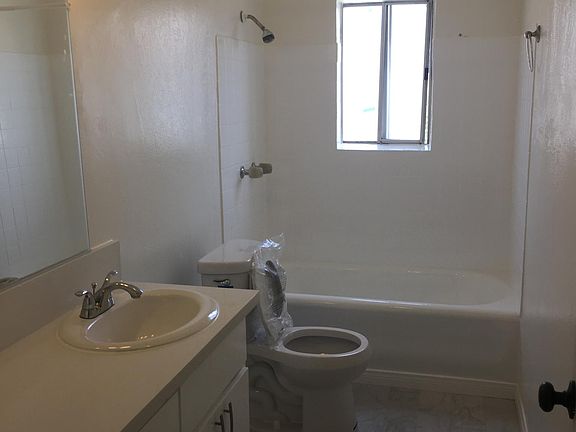 5th image of 240 Robinson St APT 8