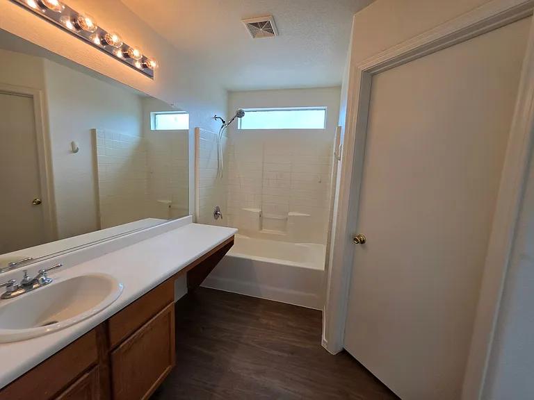 1216 E Graham Trl — Photo 38