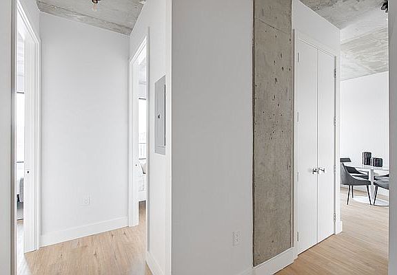 5th image of 21 Linden Blvd #701