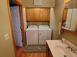 3166 Putnam Ave, Hurricane, WV 25526