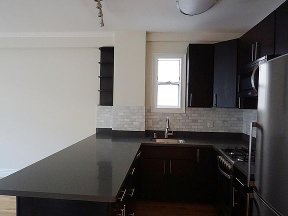4th image of 2165 Larkin St #51