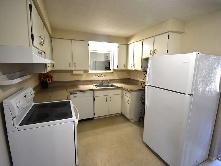 750 Walker Rd — Photo 6