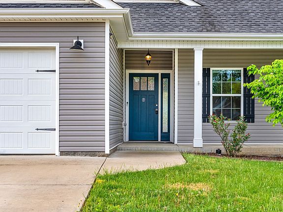 5th image of 555 Medallion Cir
