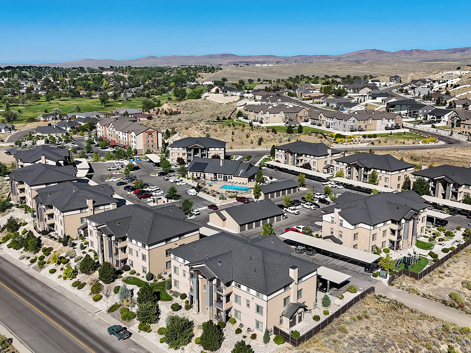 Ruby Vista Apartment — Photo 3