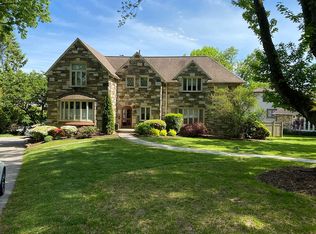 1370 Drayton Ln, Wynnewood, PA 19096