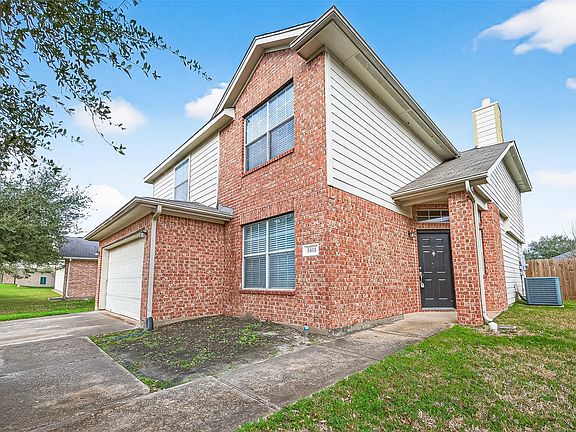 3rd image of 1411 Heath Cote Ln