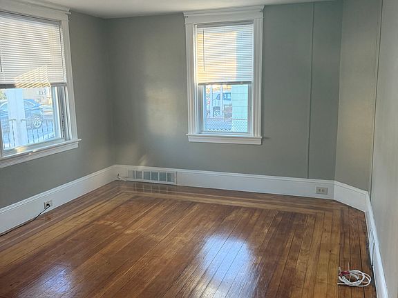 4th image of 4 Columbia Ave Floor 1