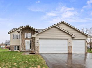 10559 51st St NE, Albertville, MN 55301