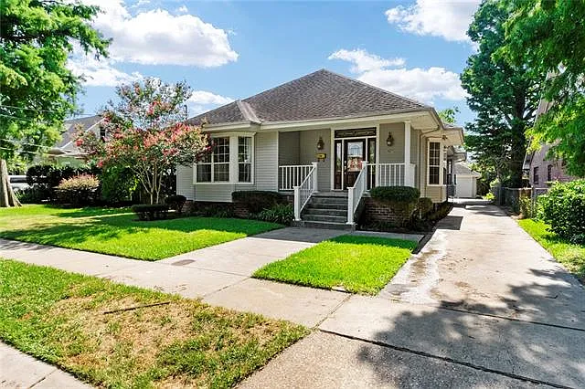 3 bed, 3.0 bath, 2080 sqft, $3,700 — Photo 2