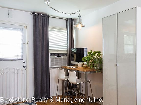 4th image of 710 Bay St APT B