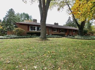 3221 Parkland Dr, West Bloomfield, MI 48322