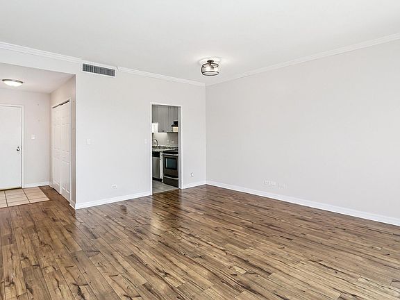 5th image of 825 Bayshore Dr APT 405
