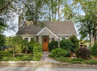 1144 Greenwich Ave, Warwick, RI 02886