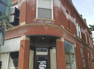 5200 W Roscoe St #2, Chicago, IL 60641