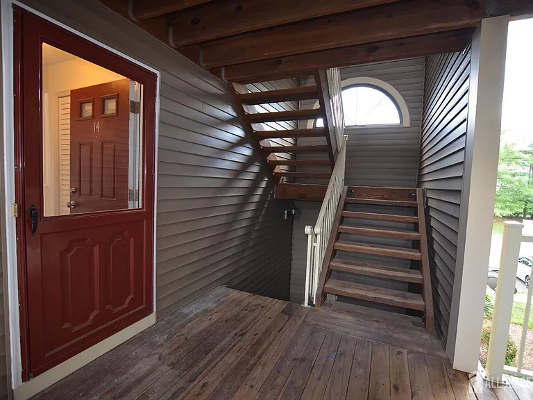 14 Lear Ct — Photo 4