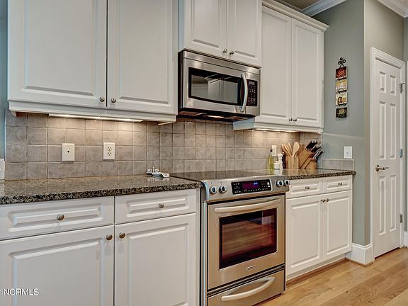 4th image of 641 Blue Point Dr