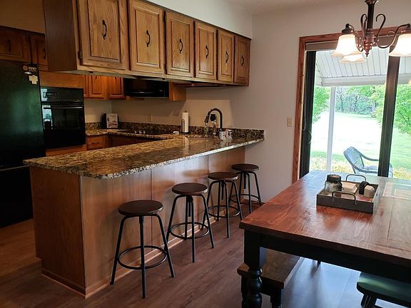 3rd image of 1106 Levin Dr