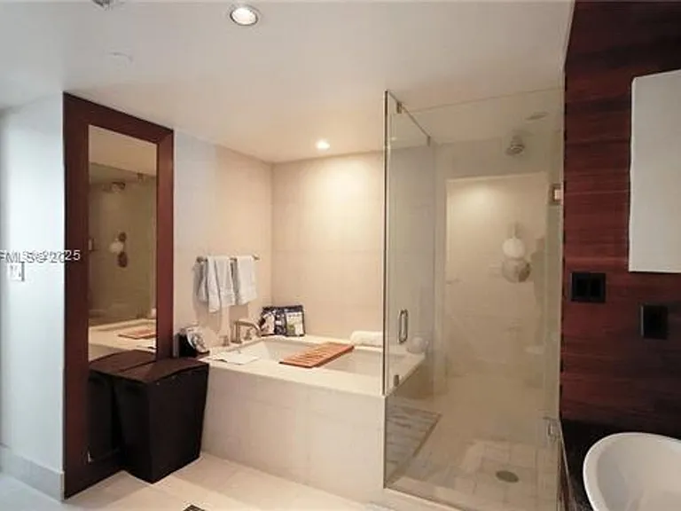6801 Collins Avenue Cu #710 — Photo 11