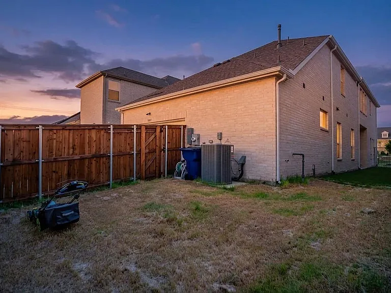 8869 Bailey St — Photo 37
