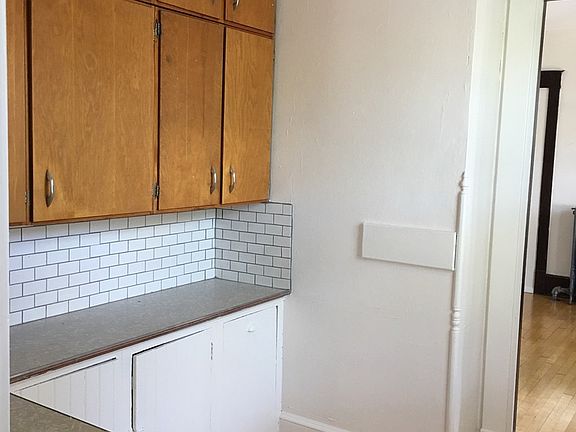 5th image of 3201 N Bartlett Ave